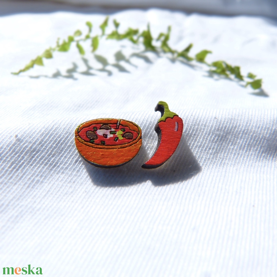 Gulyás és Paprika Fa Kézzel Festett Fülbevaló Ékszer Bármely Alkalomra Hétköznapokra Vicces Mókás Egyedi Ajándék - ékszer - fülbevaló - pötty fülbevaló - Meska.hu Gulyás és Paprika Fa Kézzel Festett Fülbevaló Ékszer Bármely Alkalomra Hétköznapokra Vicces Mókás Egyedi Ajándék - ékszer - fülbevaló - pötty fülbevaló - Meska.hu