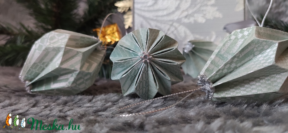  6 darabos különleges karácsonyfadísz szett halvány mentazöld alapon ezüst mintával papír díszdobozban - karácsony - karácsonyi lakásdekoráció - karácsonyfadíszek - Meska.hu