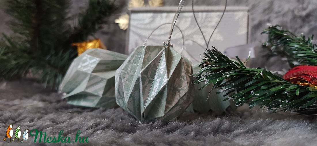  6 darabos különleges karácsonyfadísz szett halvány mentazöld alapon ezüst mintával papír díszdobozban - karácsony - karácsonyi lakásdekoráció - karácsonyfadíszek - Meska.hu