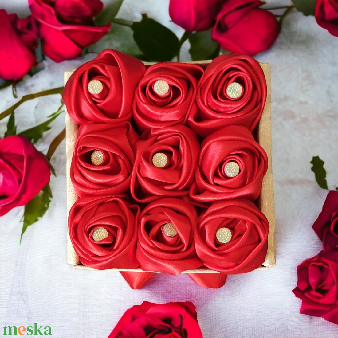 Szaténrózsa box piros színben 9 szálas - esküvő - emlék & ajándék - köszönőajándék - Meska.hu