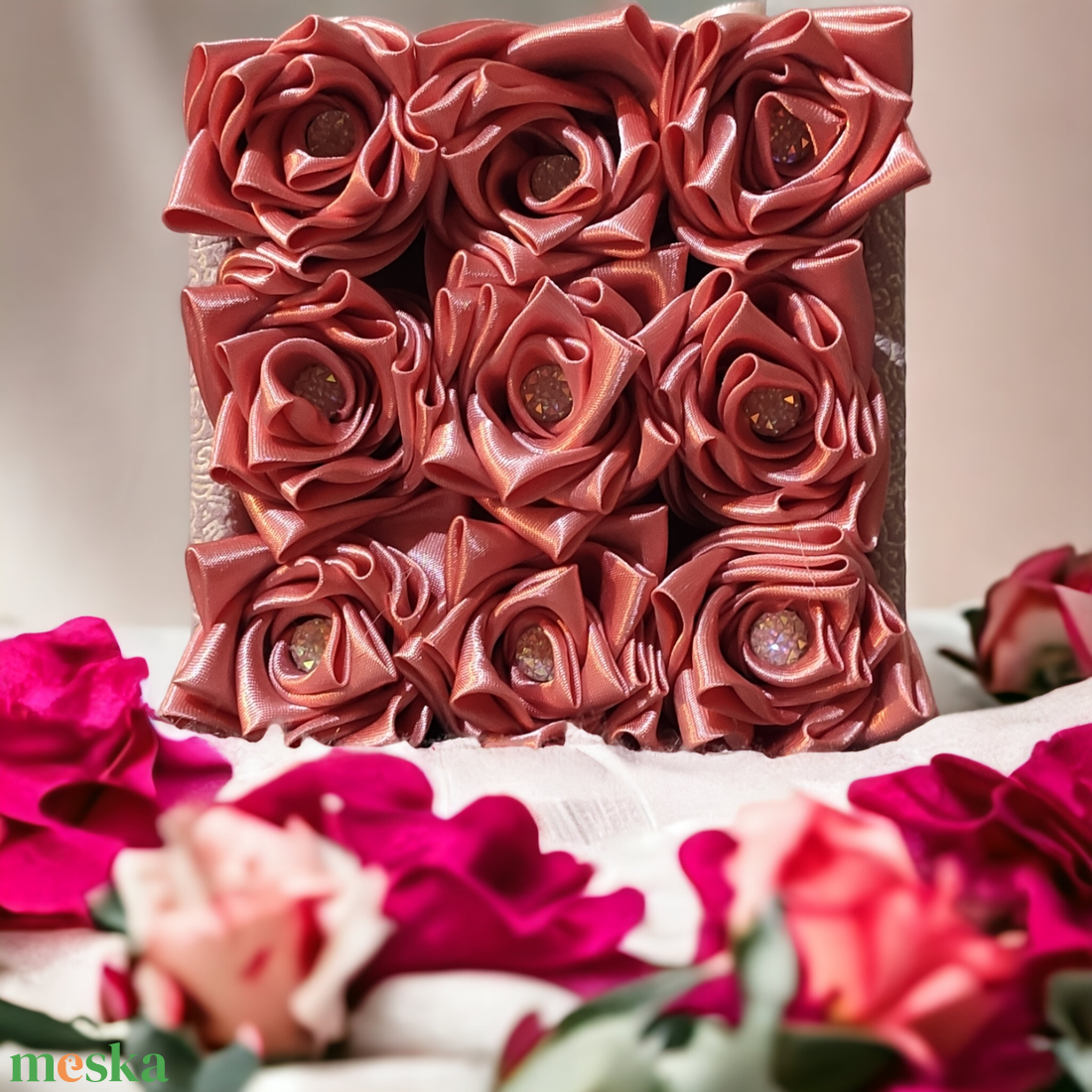 Szaténrózsa box korall piros színben 9 szálas - otthon & életmód - dekoráció - asztal és polc dekoráció - asztaldísz - Meska.hu