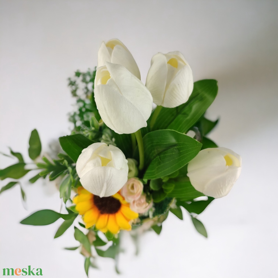 Fehér tulipánok színes agyagkaspóban napraforgóval TUG546FH - otthon & életmód - dekoráció - virágdísz és tartó - csokor & virágdísz - Meska.hu Fehér tulipánok színes agyagkaspóban napraforgóval TUG546FH - otthon & életmód - dekoráció - virágdísz és tartó - csokor & virágdísz - Meska.hu