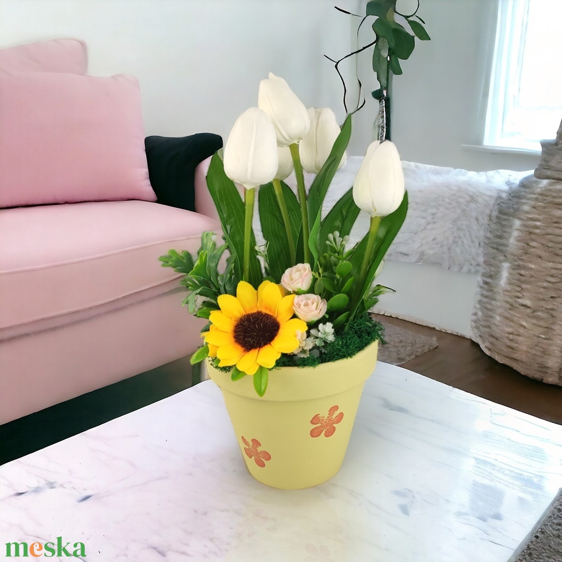 Fehér tulipánok színes agyagkaspóban napraforgóval TUG546FH - otthon & lakás - dekoráció - virágdísz és tartó - csokor & virágdísz - Meska.hu
