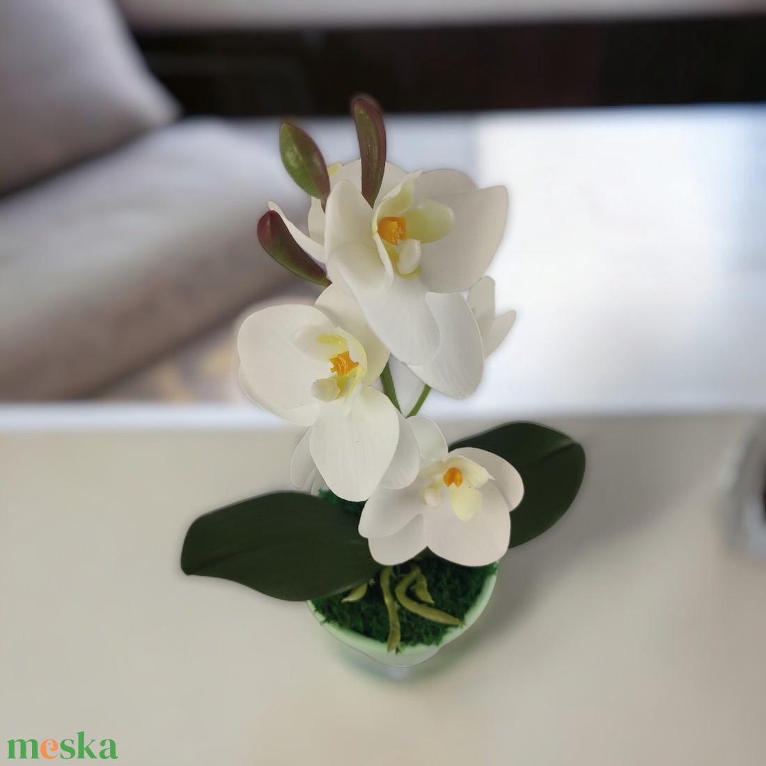 Fehér mini orchidea pasztellszínű agyagkaspóban ORM109FH - otthon & életmód - dekoráció - virágdísz és tartó - csokor & virágdísz - Meska.hu