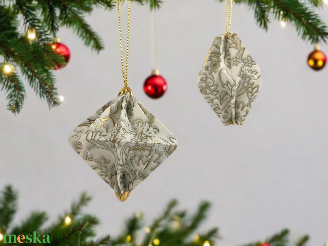 Origami karácsonyfadísz szett  12 db kézműves papírdísz fehér, arany színben LNTAR010 - karácsony - karácsonyi lakásdekoráció - karácsonyfadíszek - Meska.hu