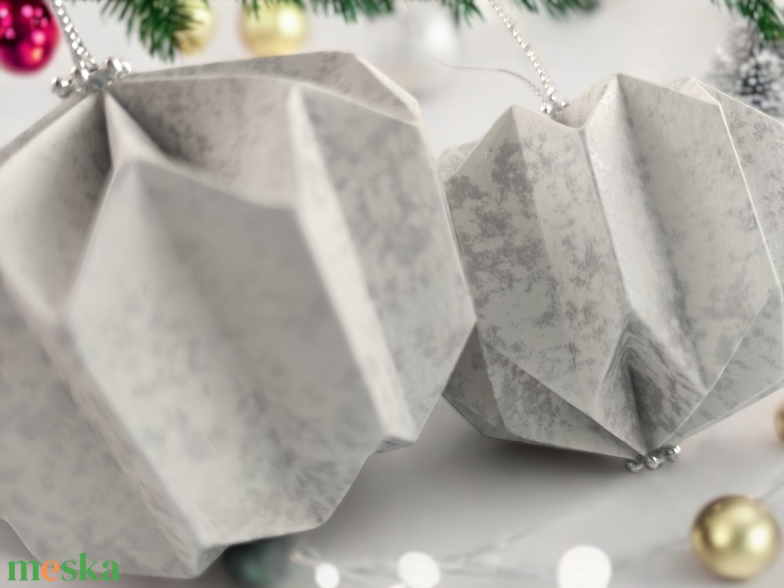 Origami karácsonyfadíszek fehér, ezüst márványmintás színben 10 darabos egyedi kézműves dísz szett LNTFH005 - karácsony - karácsonyi lakásdekoráció - karácsonyfadíszek - Meska.hu Origami karácsonyfadíszek fehér, ezüst márványmintás színben 10 darabos egyedi kézműves dísz szett LNTFH005 - karácsony - karácsonyi lakásdekoráció - karácsonyfadíszek - Meska.hu