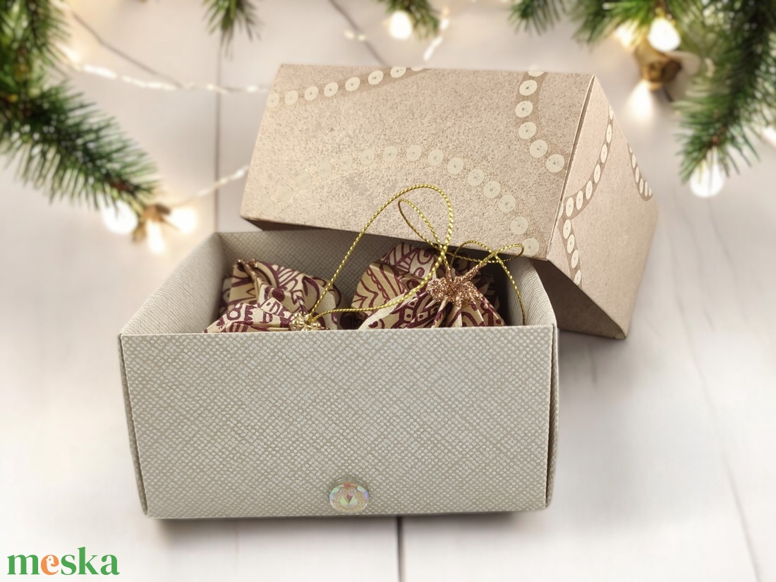 4 darabos beige, bordó karácsonyfadísz szett LNT04005 - karácsony - karácsonyi lakásdekoráció - karácsonyfadíszek - Meska.hu 4 darabos beige, bordó karácsonyfadísz szett LNT04005 - karácsony - karácsonyi lakásdekoráció - karácsonyfadíszek - Meska.hu