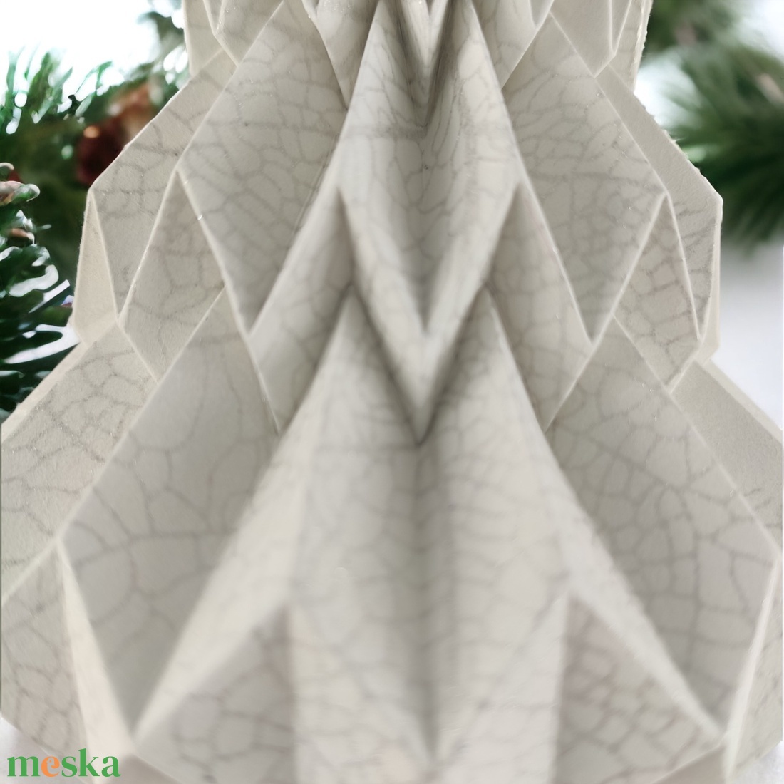 Fehér, ezüst mintás fenyőfa formájú karácsonyfadísz FF072 - karácsony - karácsonyi lakásdekoráció - karácsonyfadíszek - Meska.hu