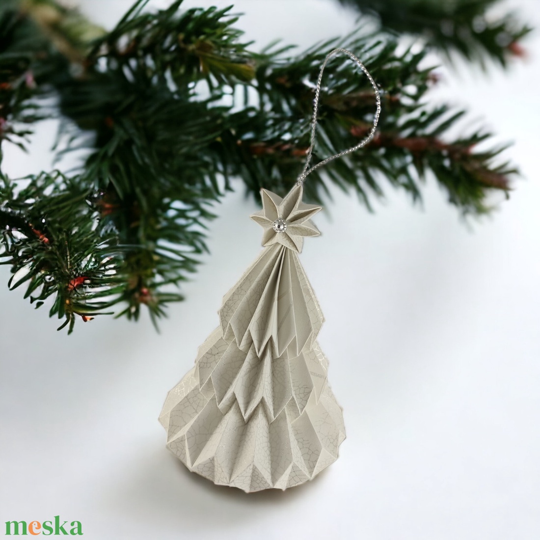 Fehér, ezüst mintás fenyőfa formájú karácsonyfadísz FF072 - karácsony - karácsonyi lakásdekoráció - karácsonyfadíszek - Meska.hu