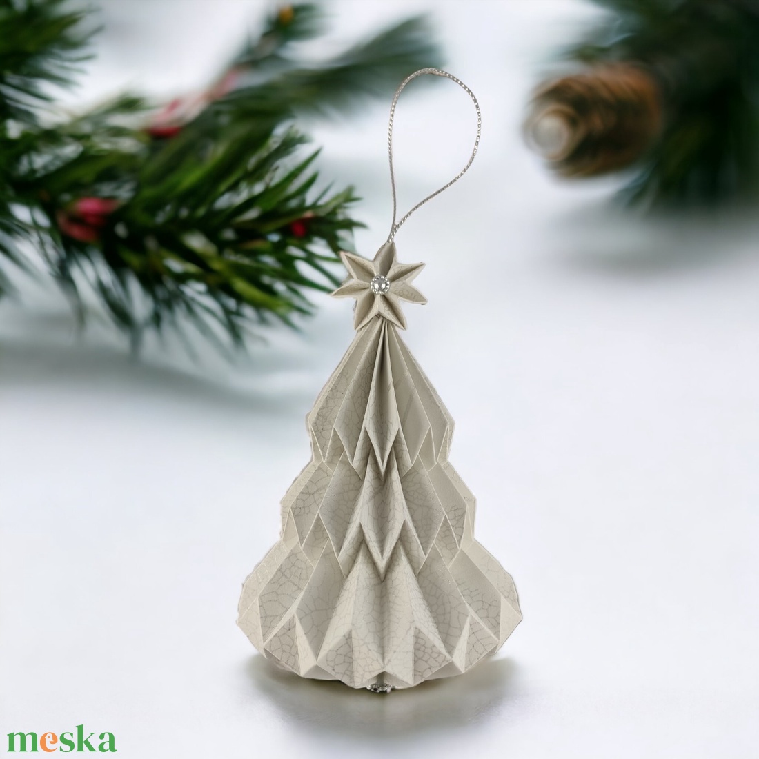 Fehér, ezüst mintás fenyőfa formájú karácsonyfadísz FF072 - karácsony - karácsonyi lakásdekoráció - karácsonyfadíszek - Meska.hu