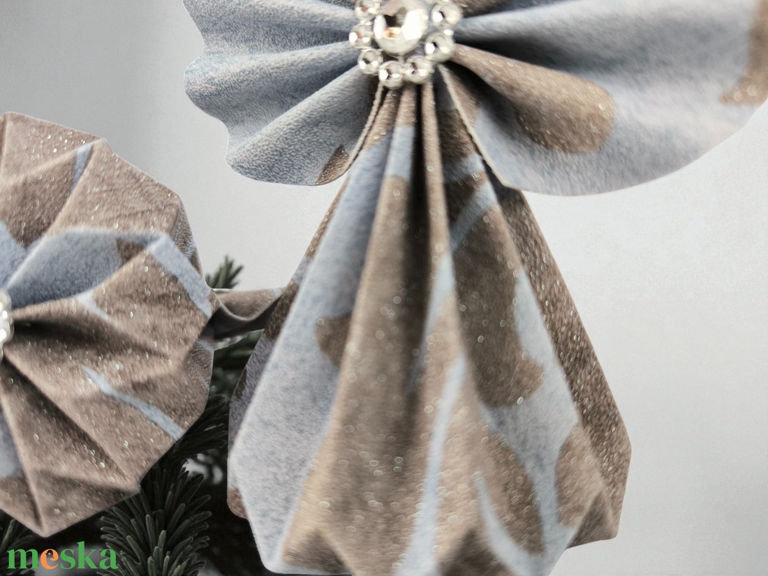 Kék és drapp csillámos színű papírangyalka PANEZ0060 - karácsony - karácsonyi lakásdekoráció - karácsonyfadíszek - Meska.hu