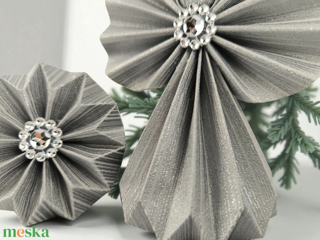 Ezüst papírangyalka PANEZ0076 - karácsony - karácsonyi lakásdekoráció - karácsonyfadíszek - Meska.hu