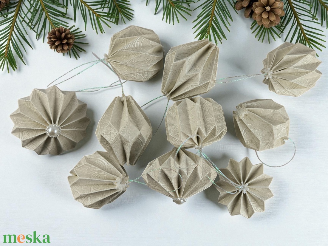 10 darabos karácsonyfadísz szett ekrü mintás  Egyedi kézműves papírdíszek LNTFH011 - karácsony - karácsonyi lakásdekoráció - karácsonyfadíszek - Meska.hu