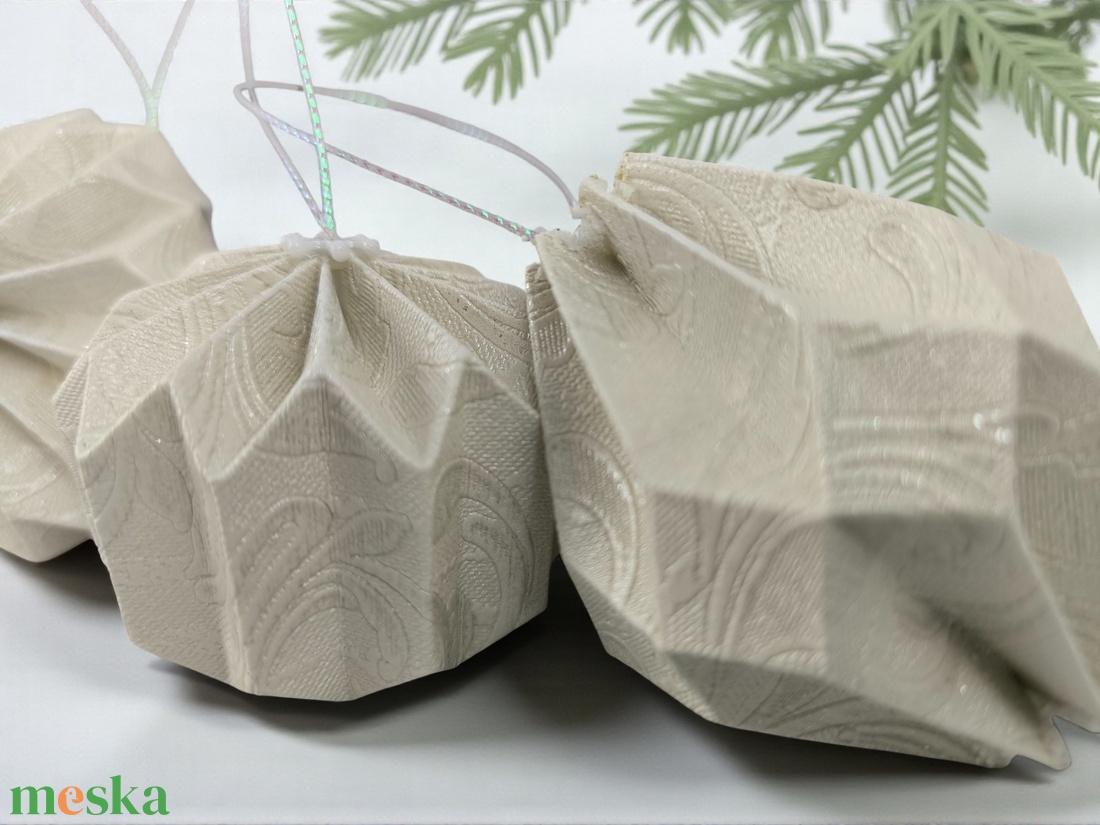 10 darabos karácsonyfadísz szett ekrü mintás  Egyedi kézműves papírdíszek LNTFH011 - karácsony - karácsonyi lakásdekoráció - karácsonyfadíszek - Meska.hu