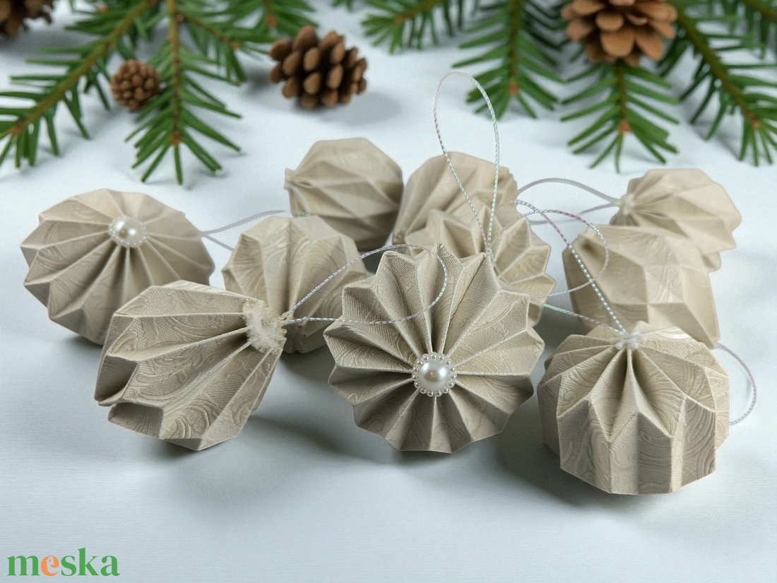 10 darabos karácsonyfadísz szett ekrü mintás  Egyedi kézműves papírdíszek LNTFH011 - karácsony - karácsonyi lakásdekoráció - karácsonyfadíszek - Meska.hu