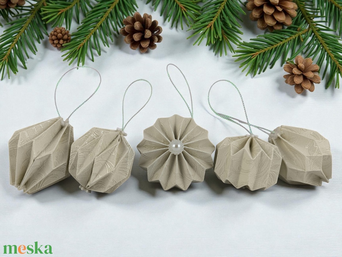 10 darabos karácsonyfadísz szett ekrü mintás  Egyedi kézműves papírdíszek LNTFH011 - karácsony - karácsonyi lakásdekoráció - karácsonyfadíszek - Meska.hu