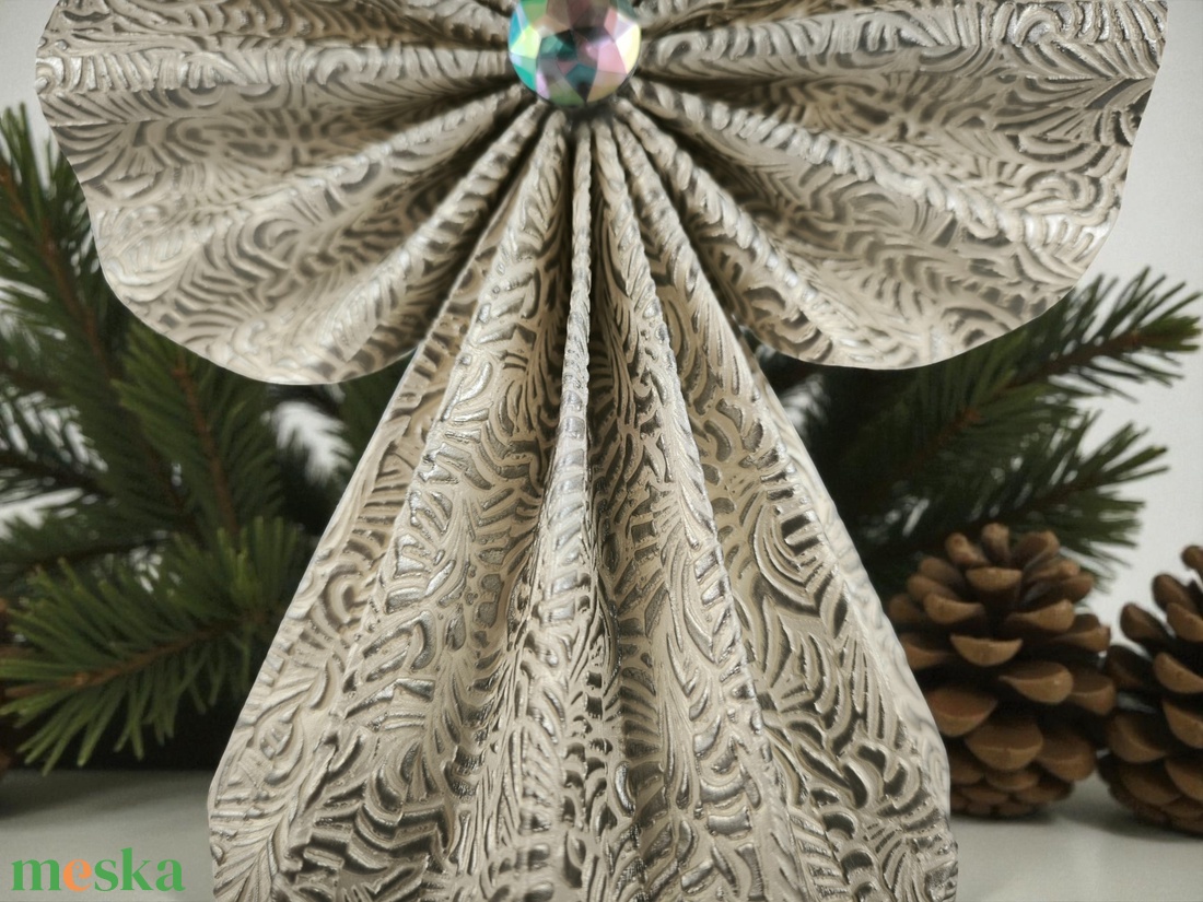 Fehér, ezüst mintás papírangyalka polcdekoráció OPA57 - karácsony - karácsonyi lakásdekoráció - karácsonyi lakásdíszek - Meska.hu