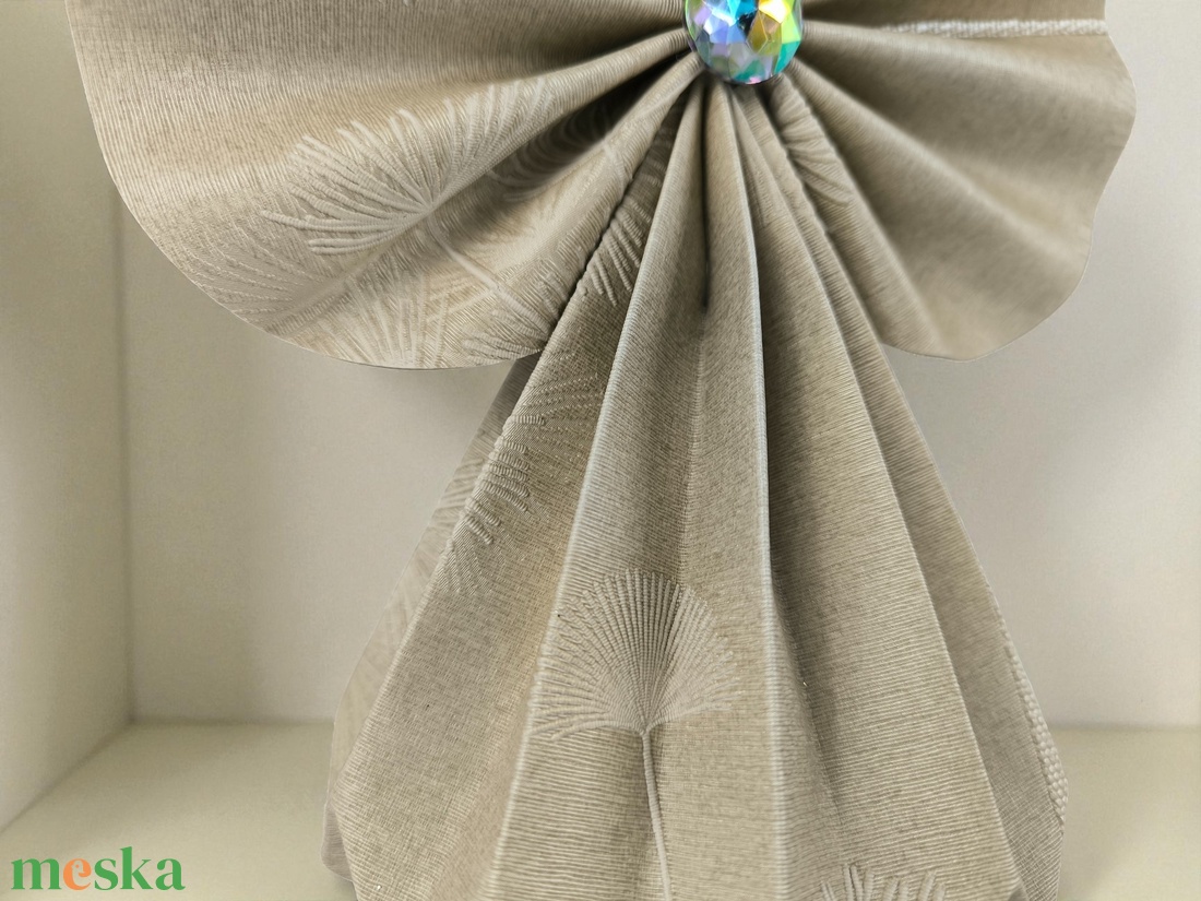 Beige mintás papírangyalka polcdekoráció OPA59 - karácsony - karácsonyi lakásdekoráció - karácsonyi lakásdíszek - Meska.hu