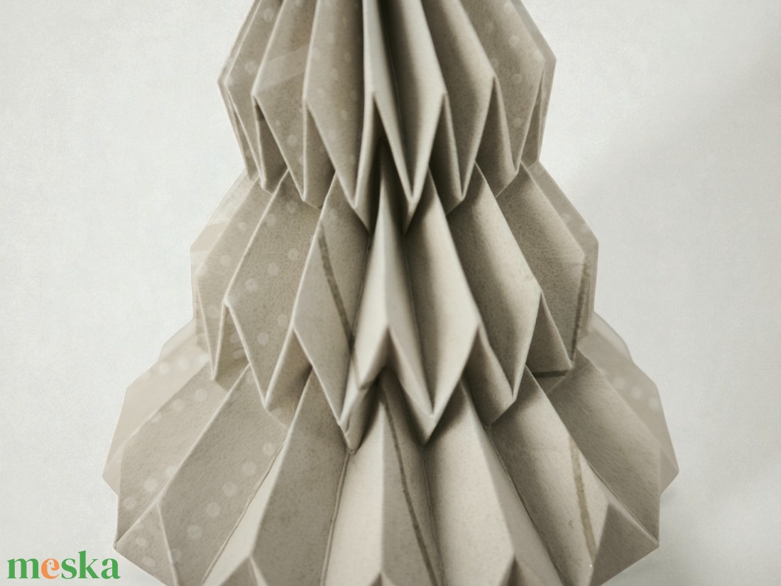 Világos beige mintás fenyőfa formájú karácsonyfadísz FF138 - karácsony - karácsonyi lakásdekoráció - karácsonyfadíszek - Meska.hu