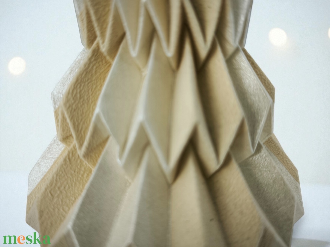 Krémszínű csíkos fenyőfa formájú karácsonyfadísz FF139 - karácsony - karácsonyi lakásdekoráció - karácsonyfadíszek - Meska.hu