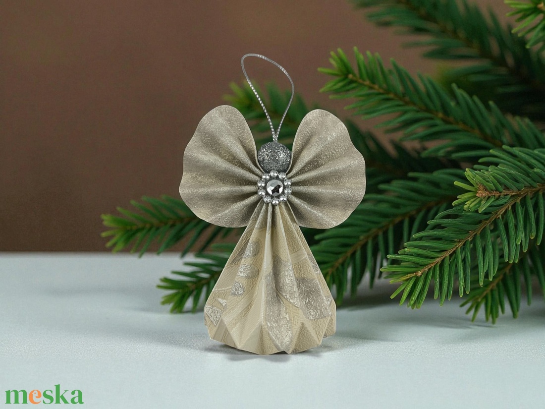 Fehér, ezüst, szürke papírangyalka függődísz PANEZ0077 - karácsony - karácsonyi lakásdekoráció - karácsonyfadíszek - Meska.hu