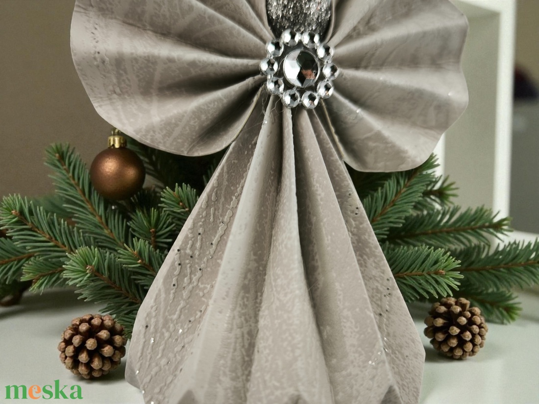 Halvány púder, fehér, ezüst papírangyalka függődísz PANEZ0079 - karácsony - karácsonyi lakásdekoráció - karácsonyfadíszek - Meska.hu