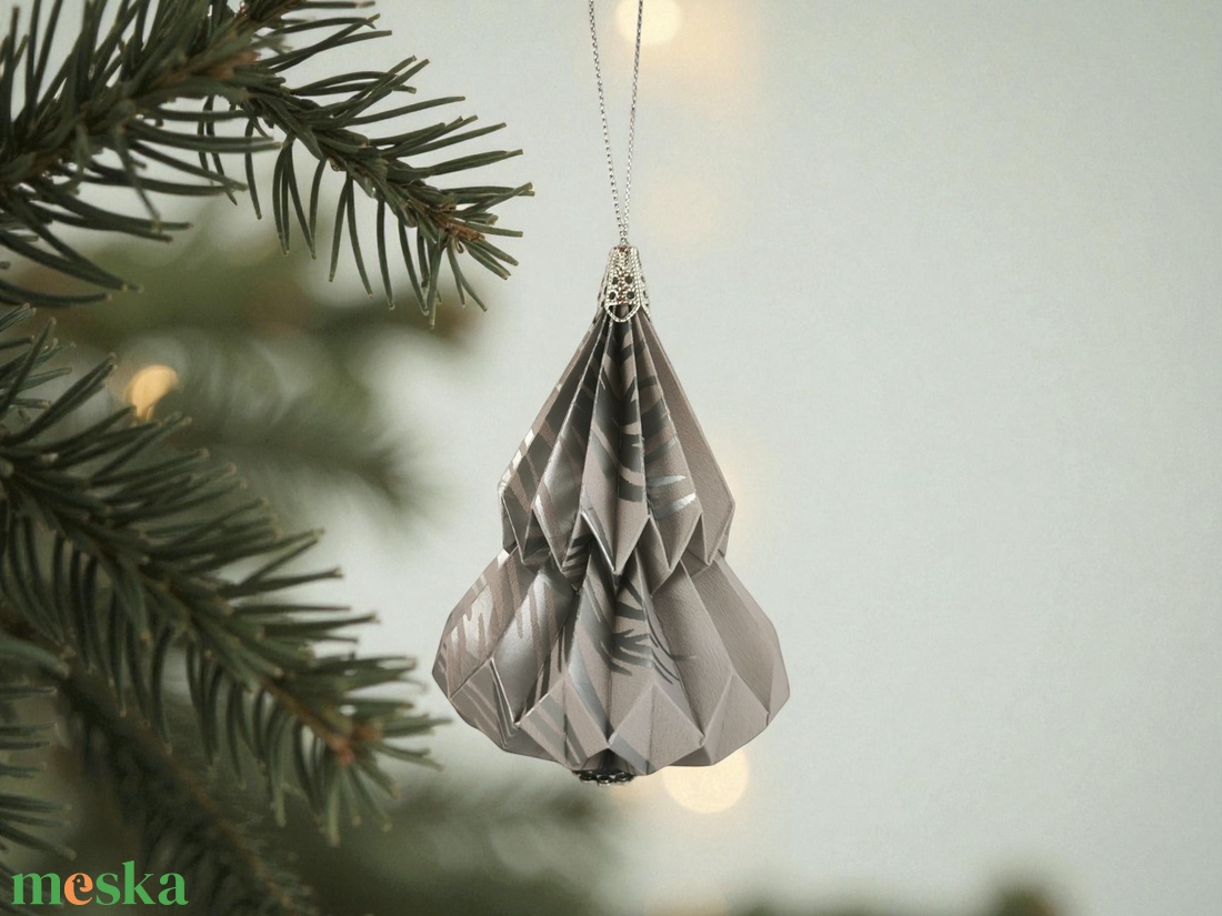 Szürke, ezüst fenyőfa formájú karácsonyfadísz KF001 - karácsony - karácsonyi lakásdekoráció - karácsonyfadíszek - Meska.hu