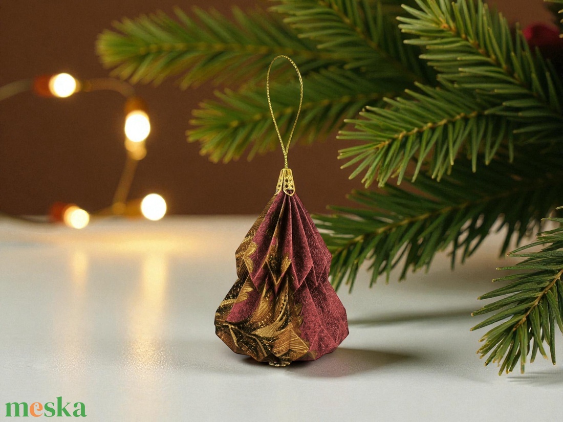 Meggypiros, óarany fenyőfa formájú karácsonyfadísz KF006 - karácsony - karácsonyi lakásdekoráció - karácsonyfadíszek - Meska.hu