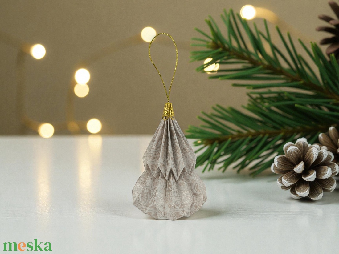 Beige, fehér, arany fenyőfa formájú karácsonyfadísz KF011 - karácsony - karácsonyi lakásdekoráció - karácsonyfadíszek - Meska.hu