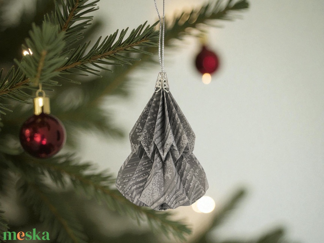 Szürke, ekrü, ezüst fenyőfa formájú karácsonyfadísz KF012 - karácsony - karácsonyi lakásdekoráció - karácsonyfadíszek - Meska.hu
