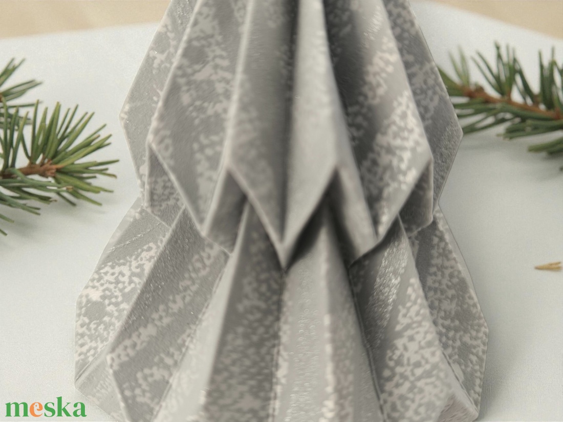 Szürke mintás fenyőfa formájú karácsonyfadísz KF015 - karácsony - karácsonyi lakásdekoráció - karácsonyfadíszek - Meska.hu