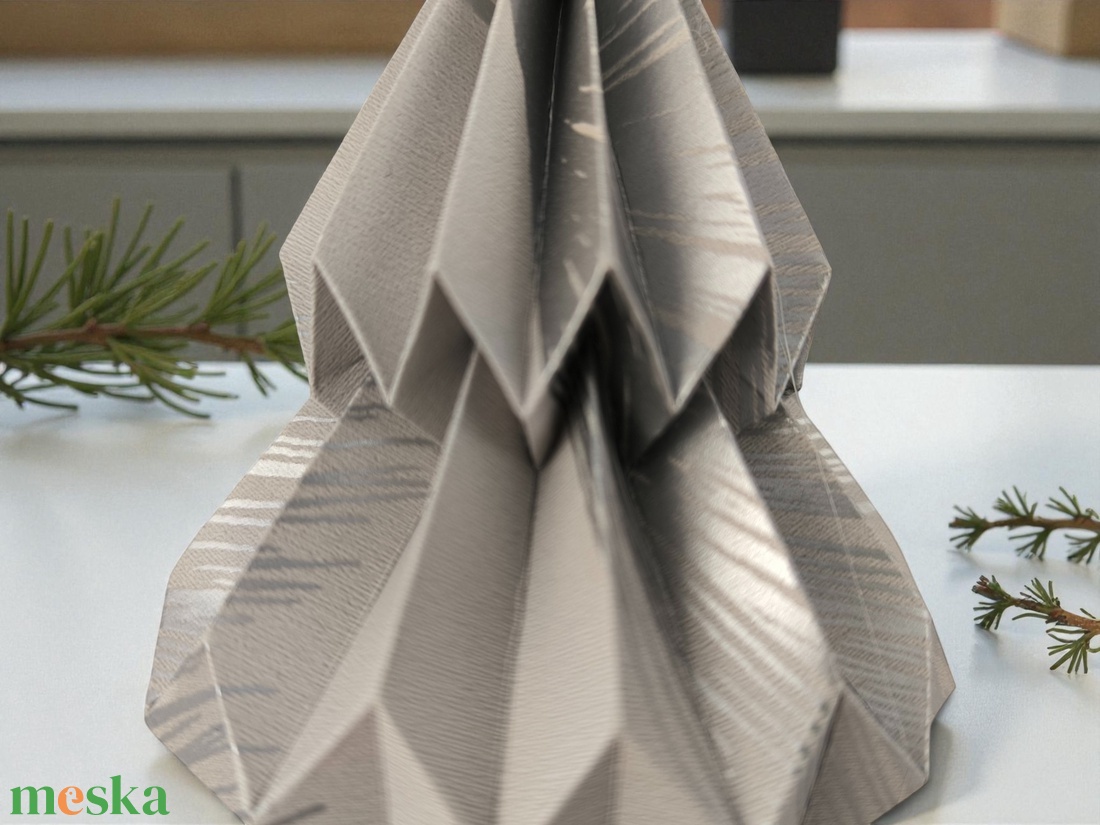 Szürke, ezüst fenyőfa formájú karácsonyfadísz KF016 - karácsony - karácsonyi lakásdekoráció - karácsonyfadíszek - Meska.hu