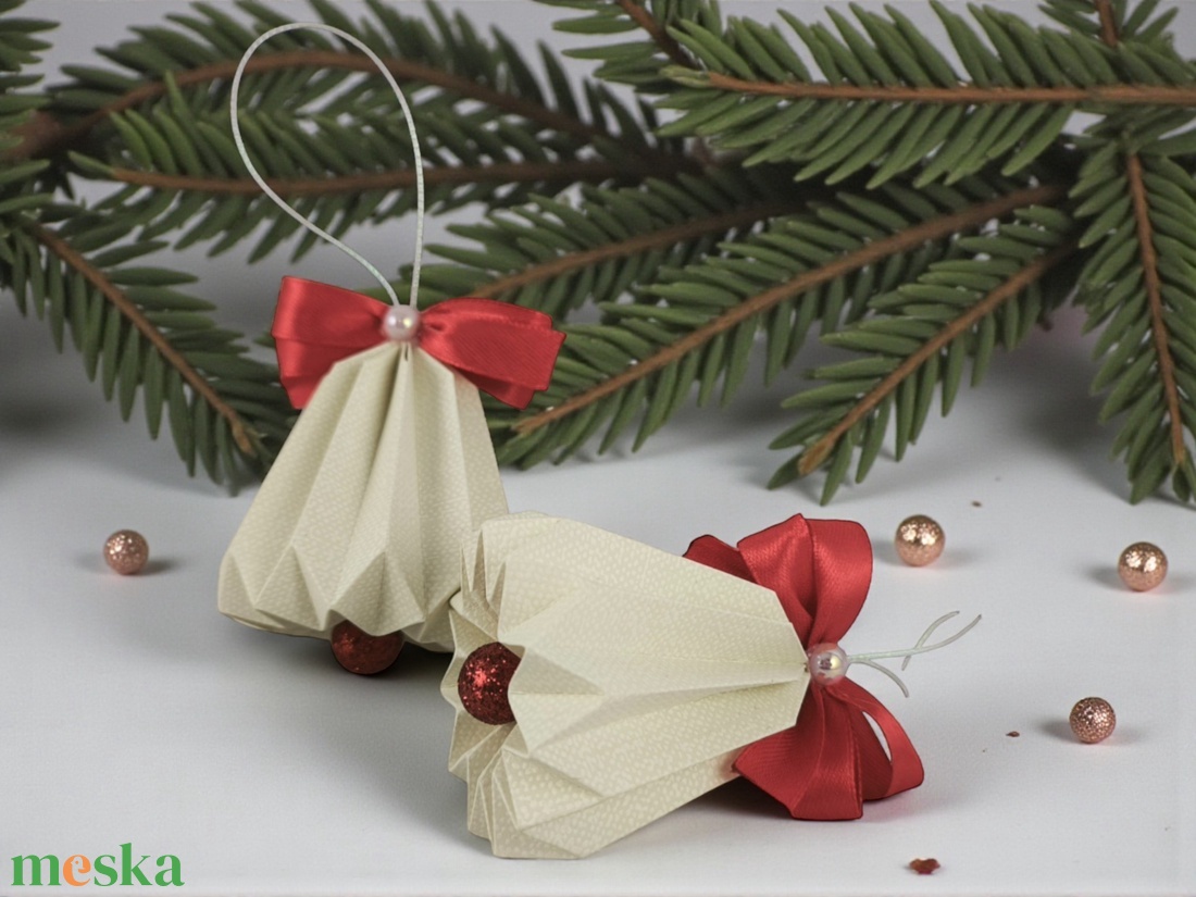 Csengettyű alakú ekrü, piros karácsonyfadísz szett BL209 - karácsony - karácsonyi lakásdekoráció - karácsonyfadíszek - Meska.hu