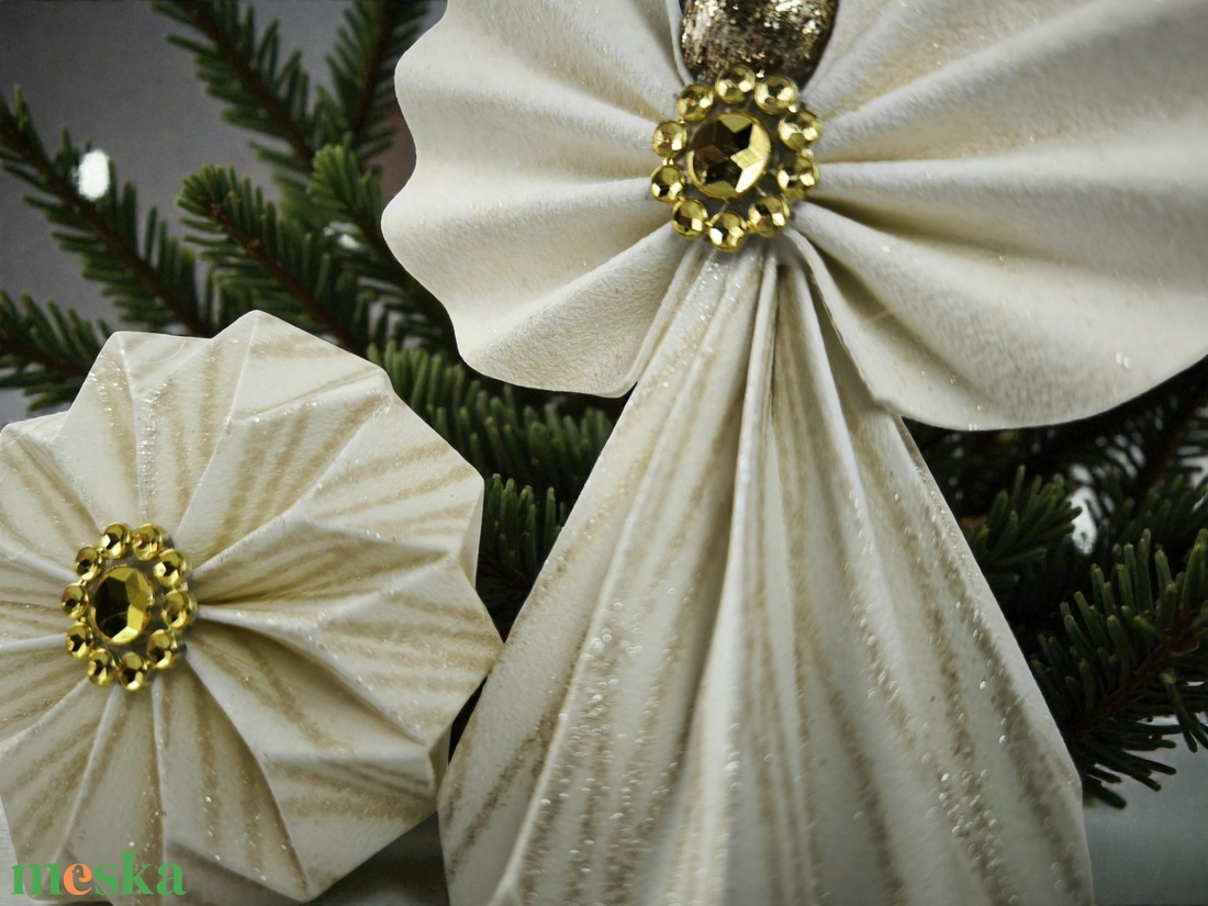 Fehér, arany csillámos mintás papírangyalka PANAR0115 - karácsony - karácsonyi lakásdekoráció - karácsonyfadíszek - Meska.hu