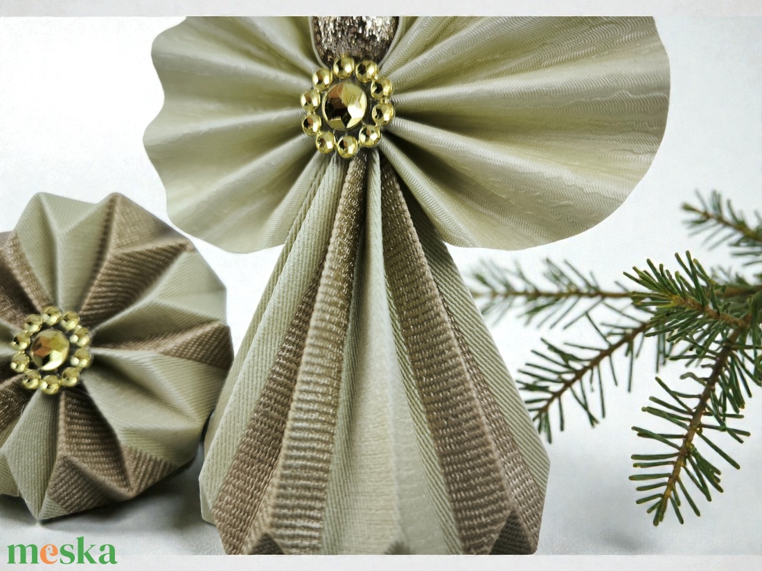 Krémszínű, arany papírangyalka PANAR0120 - karácsony - karácsonyi lakásdekoráció - karácsonyfadíszek - Meska.hu