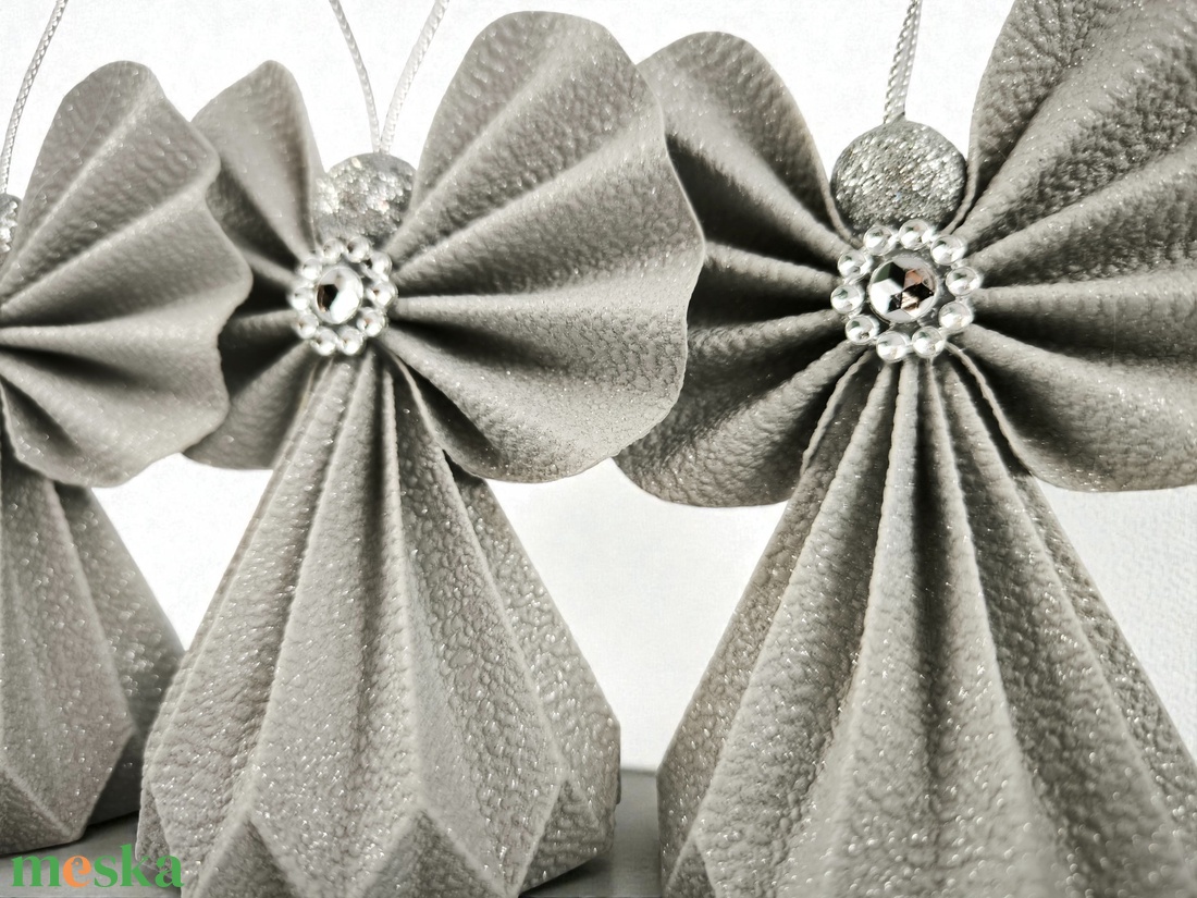 Szürke csillámos papírangyalka PANEZ0082 - karácsony - karácsonyi lakásdekoráció - karácsonyfadíszek - Meska.hu