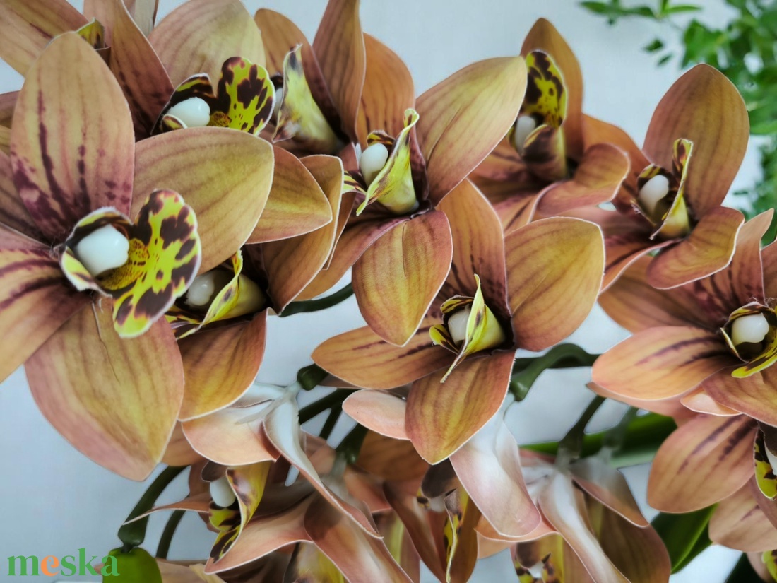 Sárgás barnás kétszálas élethű csónakorchidea ORC211BA - otthon & életmód - virágdekoráció - virágdíszek - virágdísz kaspóban - Meska.hu