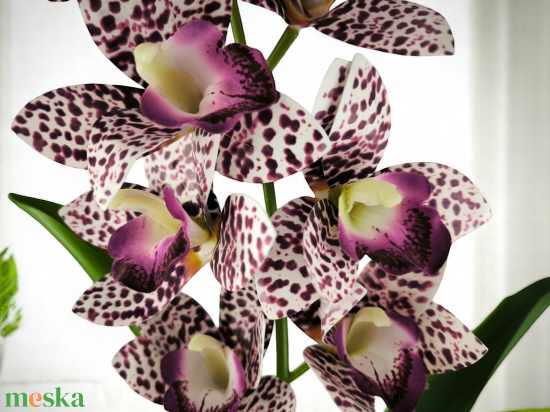 Nagy méretű lila pöttyös mintázatú csónakorchidea ORC111LI - otthon & életmód - virágdekoráció - virágdíszek - virágdísz kaspóban - Meska.hu