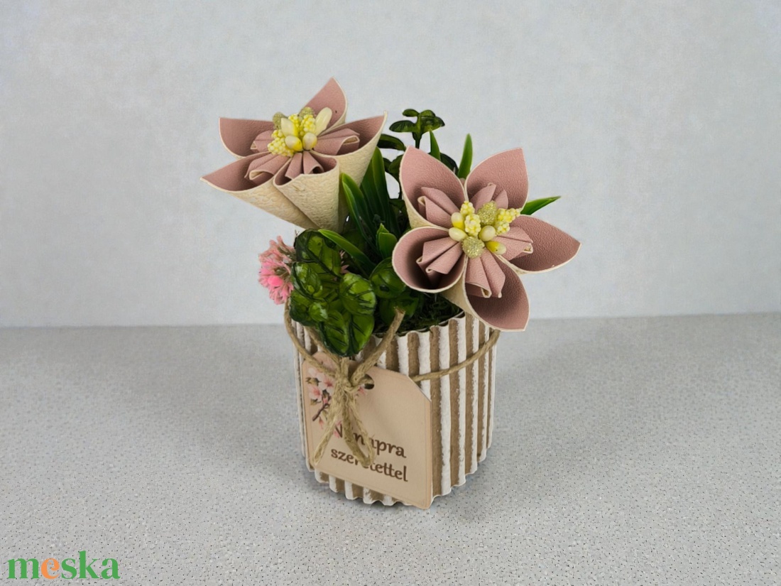 Tavasz Hírnöke � Nőnapi Cseresznyevirág Kompozíció - otthon & életmód - dekoráció - asztal és polc dekoráció - asztaldísz - Meska.hu