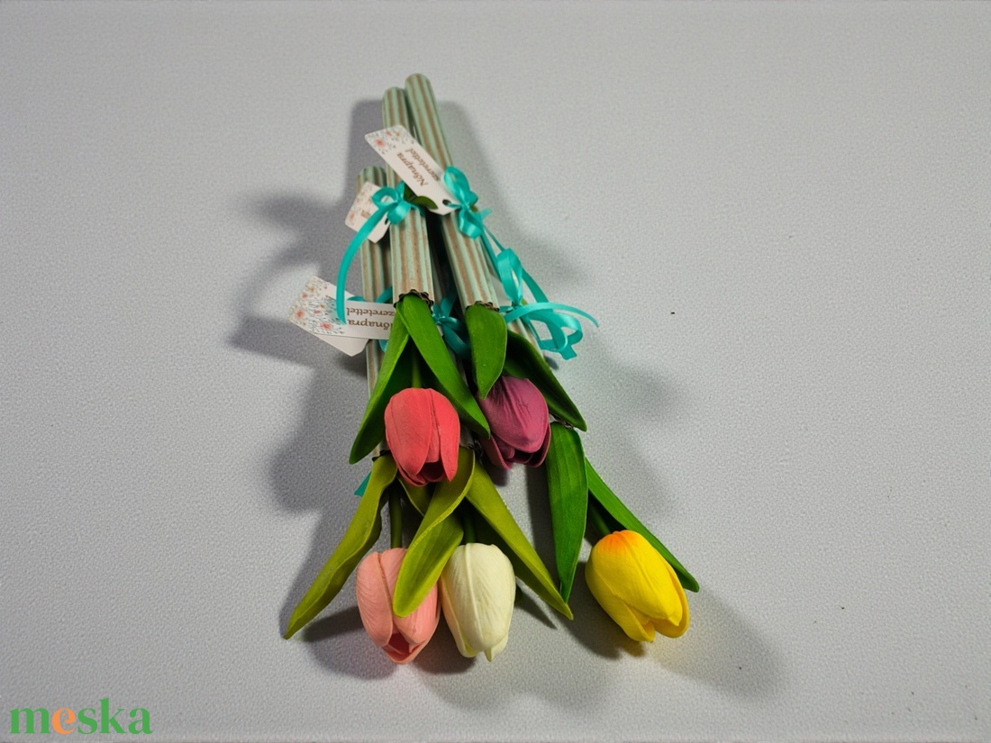 Tulipán Nőnapra � Környezetbarát Karton Alapban - otthon & életmód - virágdekoráció - virágok - szálas virág - Meska.hu
