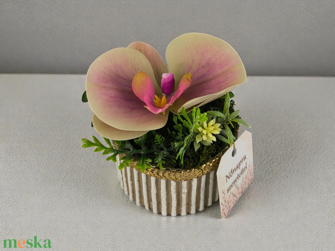 Prémium Mini Orchidea Aranyszegélyes Díszhengerben - otthon & életmód - virágdekoráció - virágdíszek - virágdísz kaspóban - Meska.hu