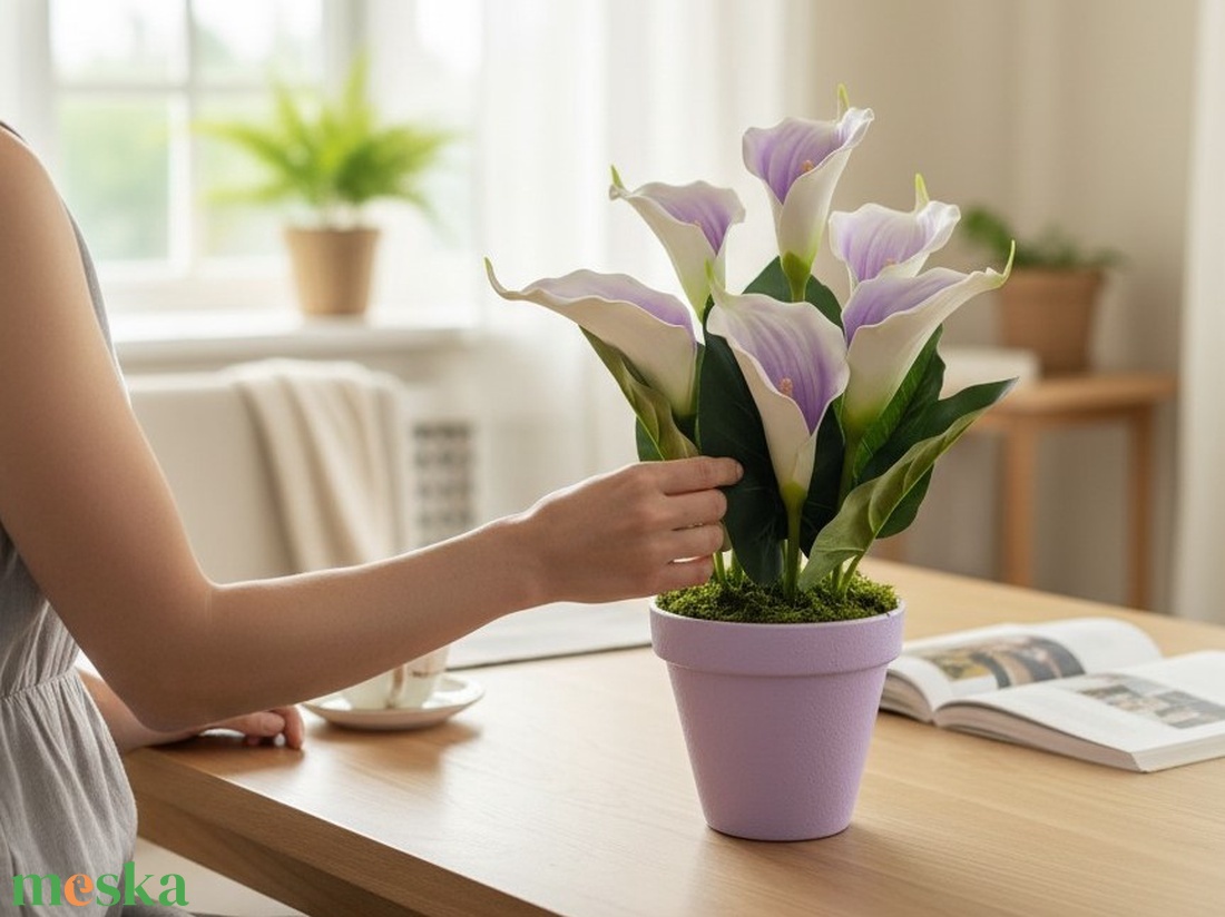 Lila fehér kálák kaspóban KAL631LI - otthon & életmód - virágdekoráció - virágdíszek - asztali virágdísz - Meska.hu