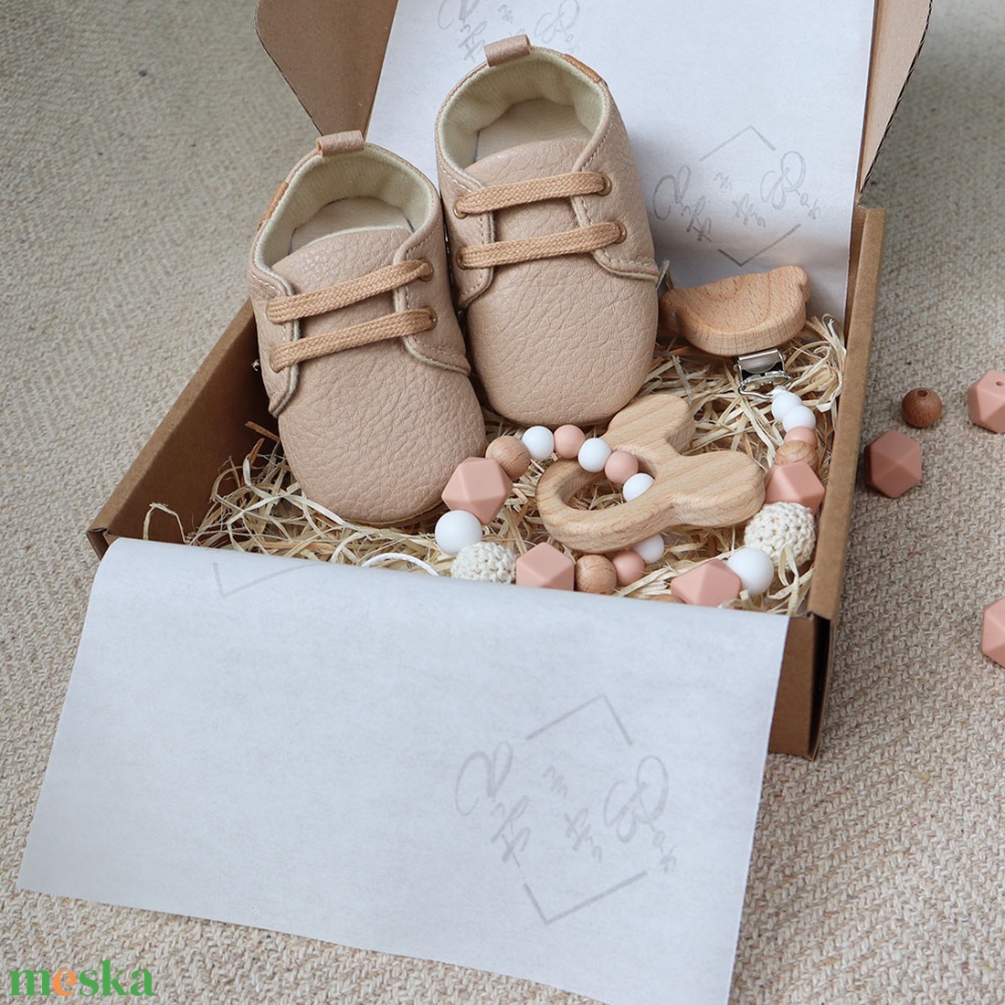Beige Little Shoes Box - Baba ajándékdoboz akciós termékkép 1