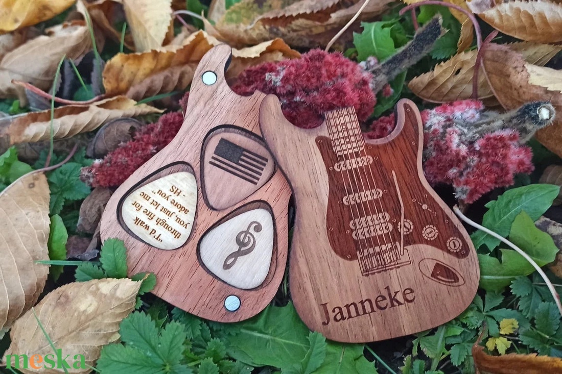 Stratocaster Gitár Formájú Pengető Tartó - könyv & zene - hangszer & hangszertok - Meska.hu Stratocaster Gitár Formájú Pengető Tartó - könyv & zene - hangszer & hangszertok - Meska.hu
