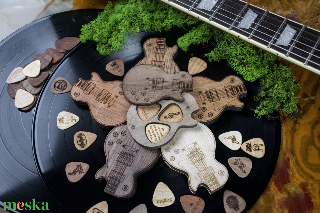 Les Paul Gitár Formájú Pengető Tartó 2 - könyv & zene - hangszer & hangszertok - Meska.hu Les Paul Gitár Formájú Pengető Tartó 2 - könyv & zene - hangszer & hangszertok - Meska.hu
