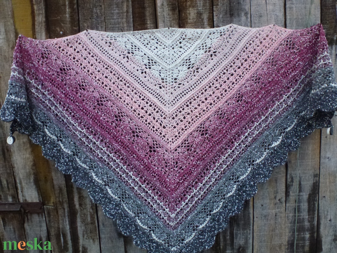 Bogyós horgolt vállkendő - ruha & divat - sál, sapka, kendő - vállkendő - Meska.hu