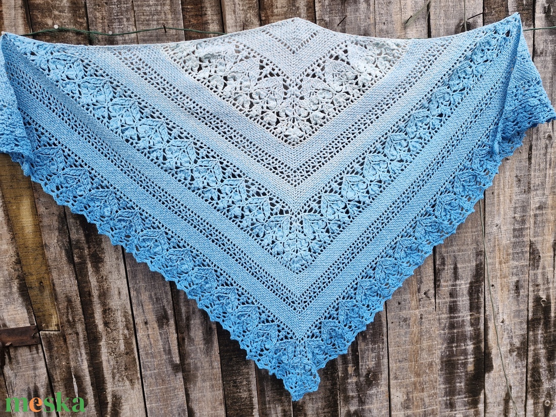 Búzavirág horgolt kendő - ruha & divat - sál, sapka, kendő - vállkendő - Meska.hu