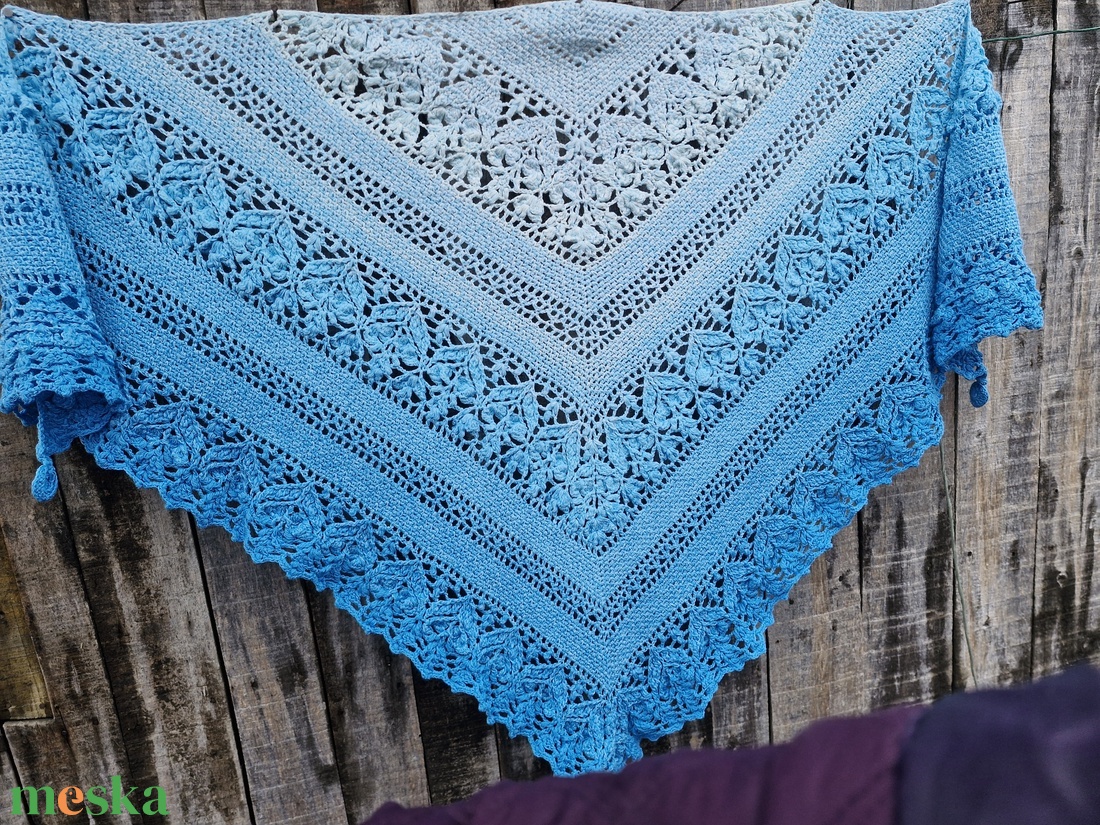 Búzavirág horgolt kendő - ruha & divat - sál, sapka, kendő - vállkendő - Meska.hu