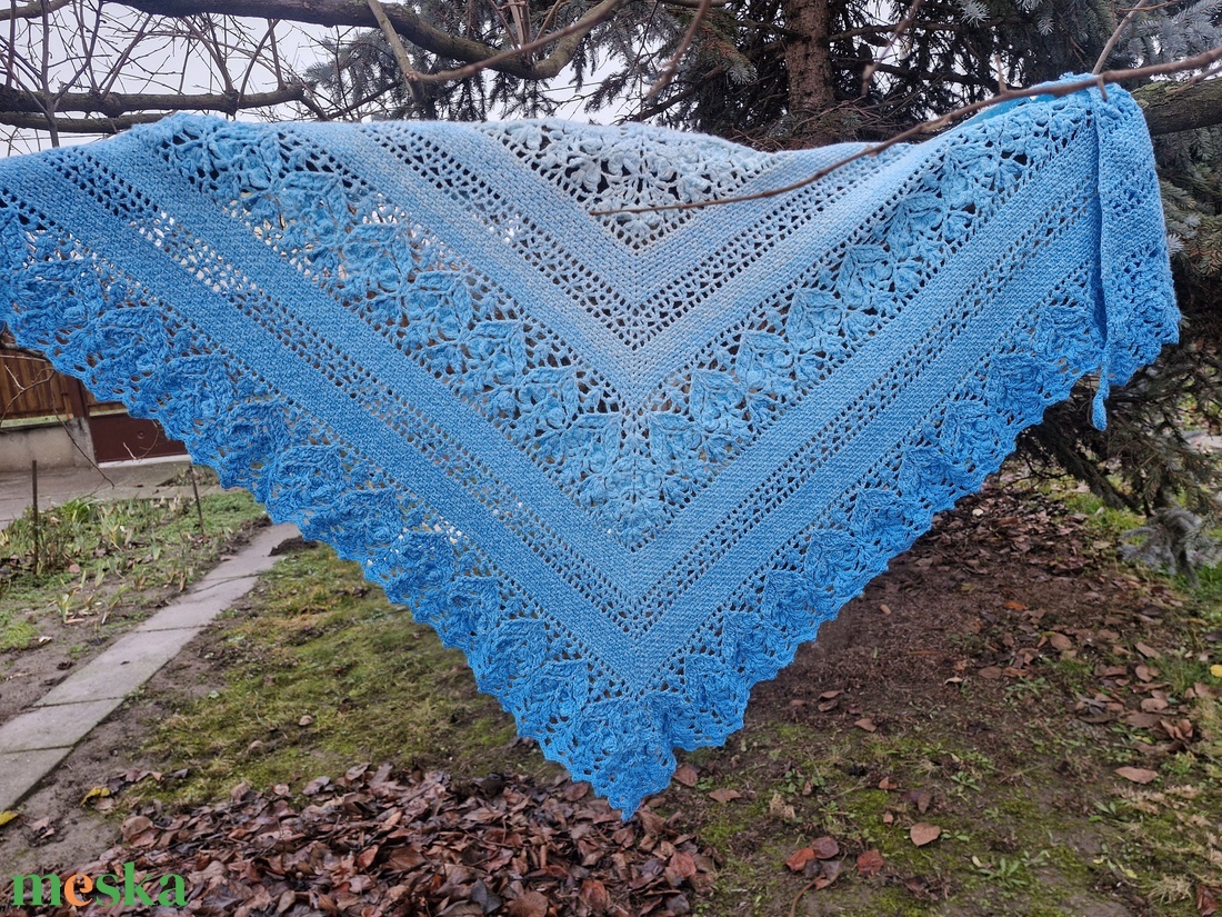 Búzavirág horgolt kendő - ruha & divat - sál, sapka, kendő - vállkendő - Meska.hu