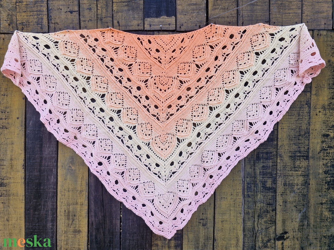 Mézbogyó horgolt vállkendő - ruha & divat - sál, sapka, kendő - vállkendő - Meska.hu